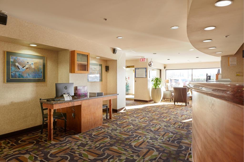 Ramada By Wyndham Abbotsford Otel Dış mekan fotoğraf