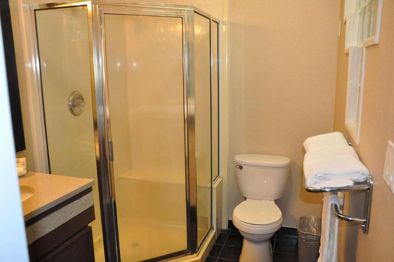 Ramada By Wyndham Abbotsford Otel Dış mekan fotoğraf